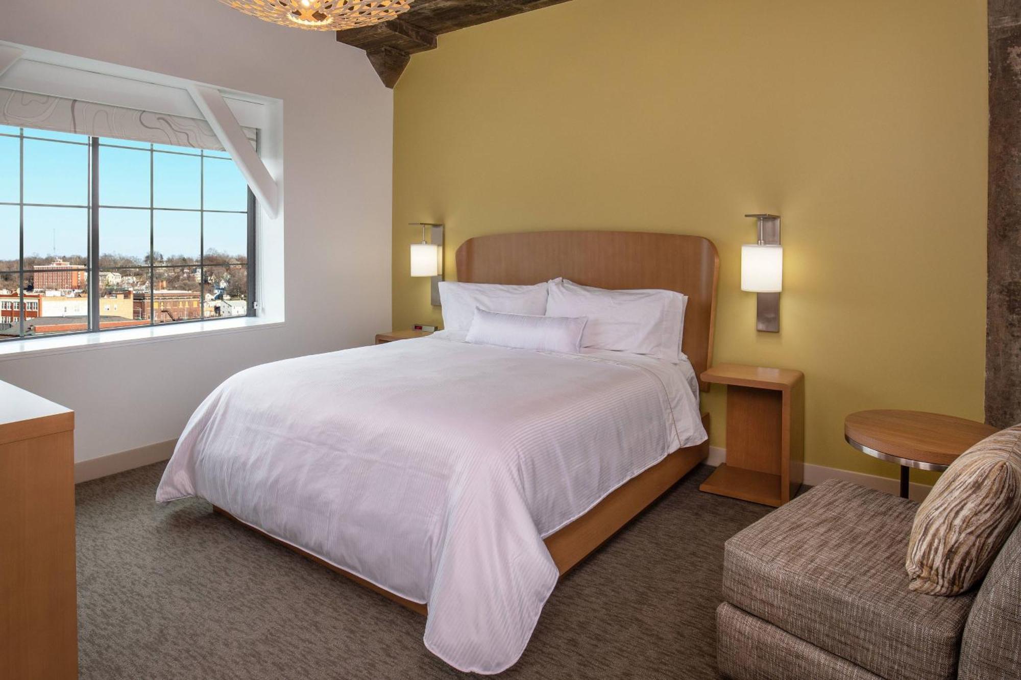 Element Moline Hotel Exterior photo